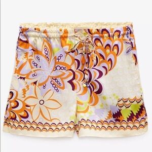 Zara silk Floral Patterned Women's Shorts size small